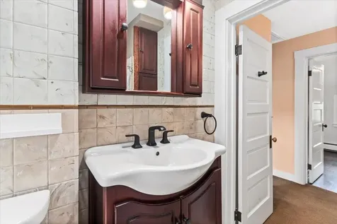 3 Perry Avenue Nashua NH 03060