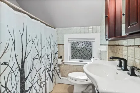 3 Perry Avenue Nashua NH 03060