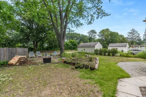 3 Perry Avenue Nashua NH 03060