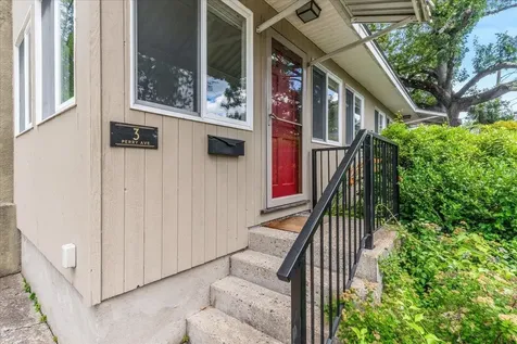 3 Perry Avenue Nashua NH 03060