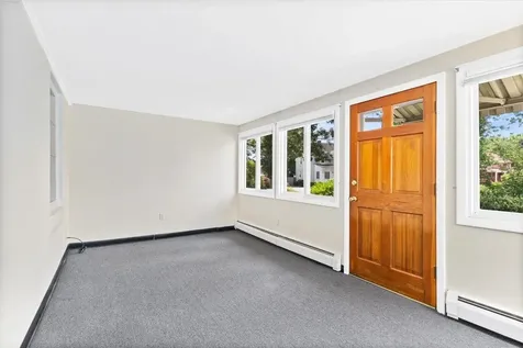 3 Perry Avenue Nashua NH 03060