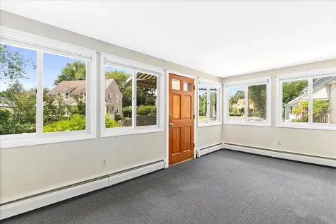 3 Perry Avenue Nashua NH 03060