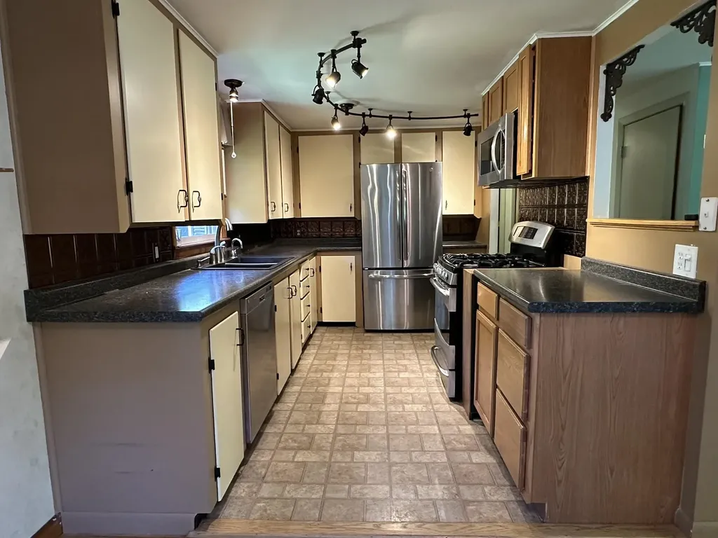 1923 Drake Road Castleton VT 05732