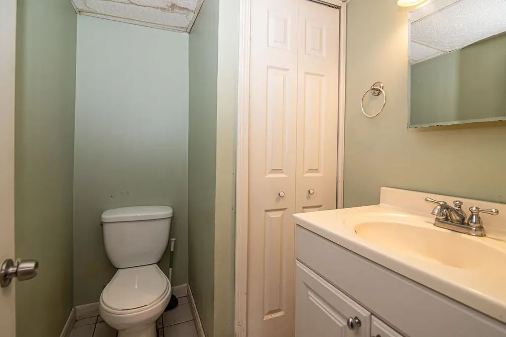 21 Elm Street Epping NH 03042