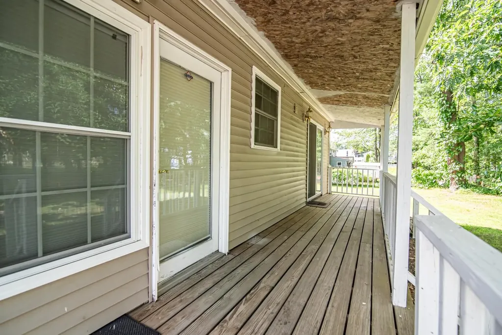 21 Elm Street Epping NH 03042