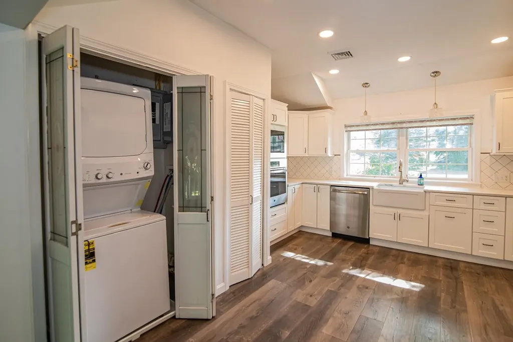 21 Elm Street Epping NH 03042