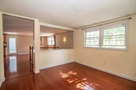 21 Elm Street Epping NH 03042