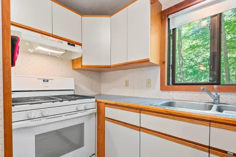 38 Range Road Holderness NH 03245