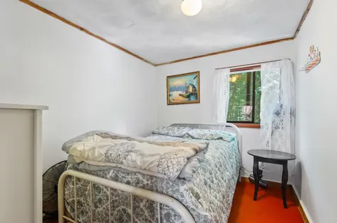 38 Range Road Holderness NH 03245