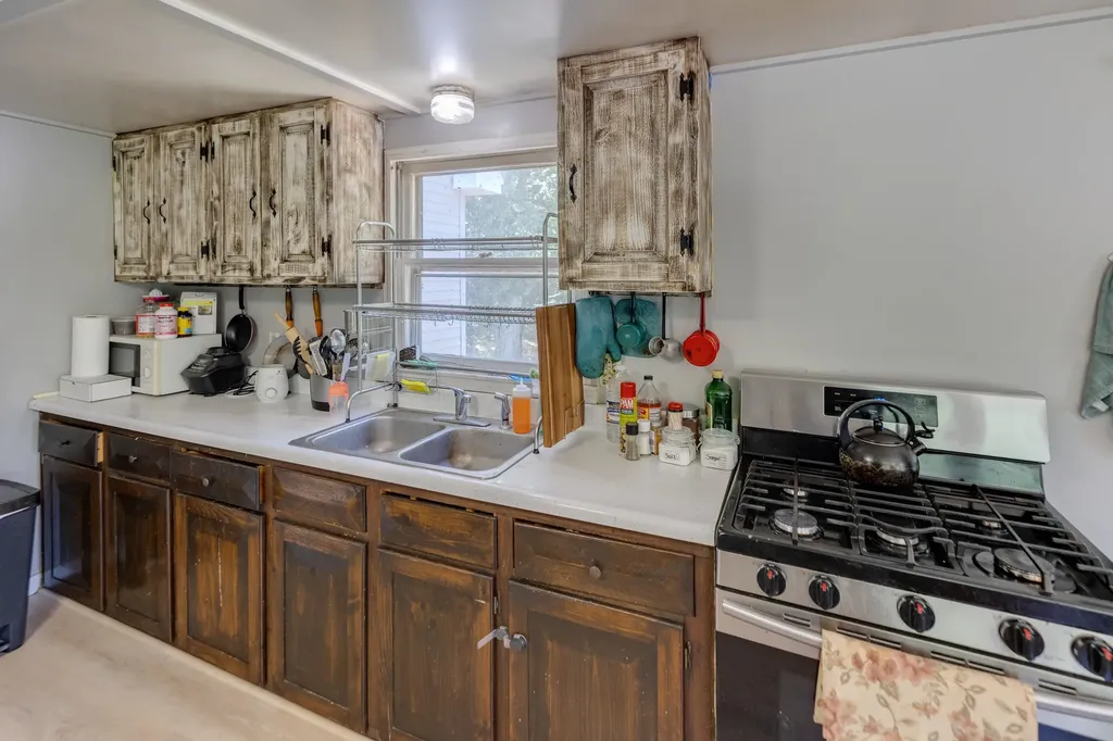 28 Miles Road Benton NH 03785