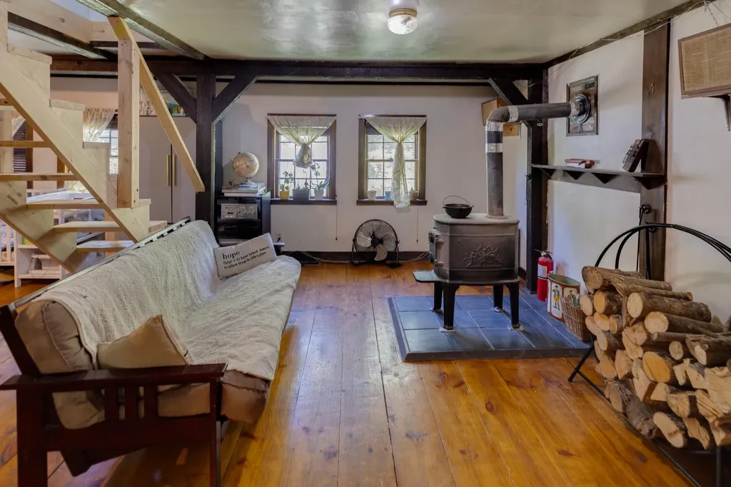 28 Miles Road Benton NH 03785