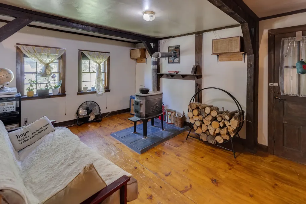 28 Miles Road Benton NH 03785