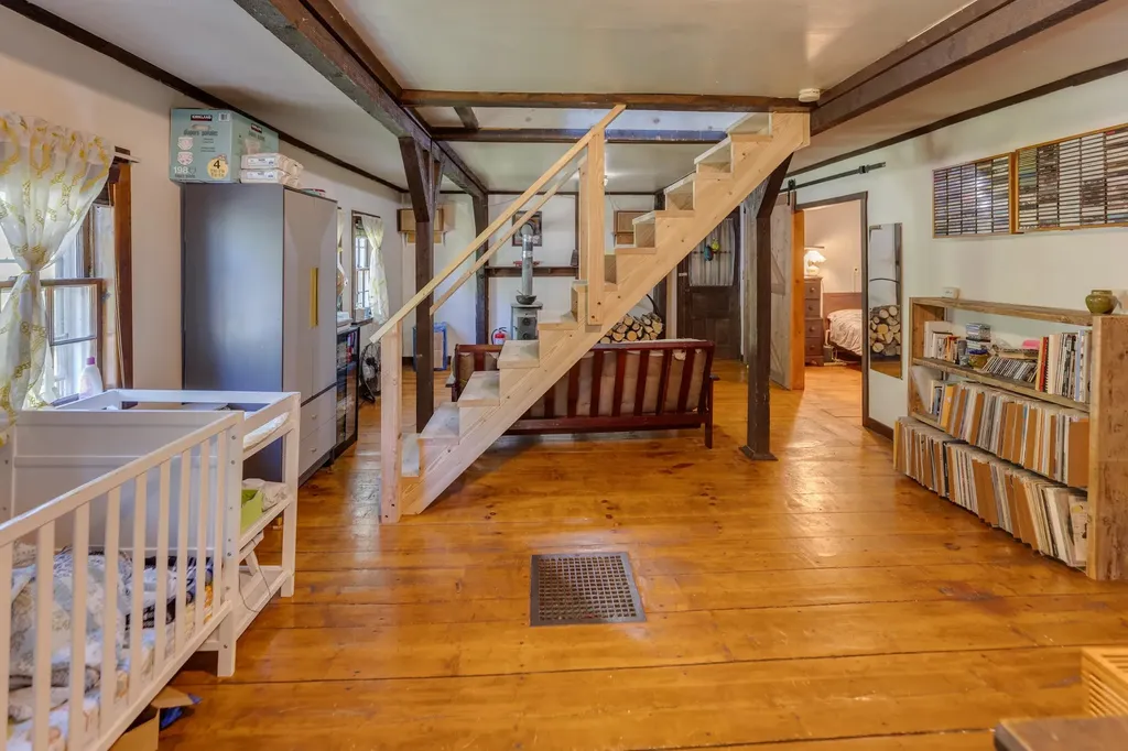 28 Miles Road Benton NH 03785