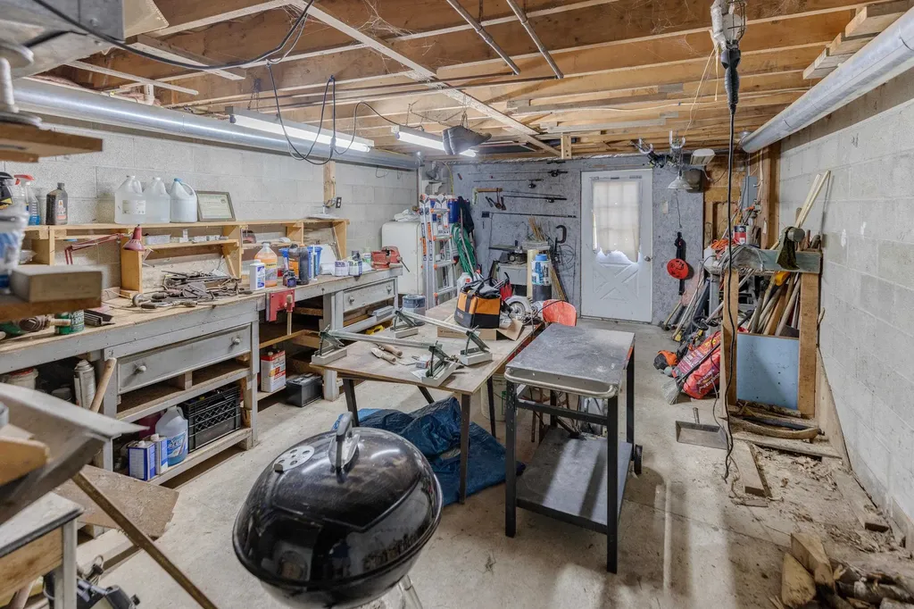 28 Miles Road Benton NH 03785