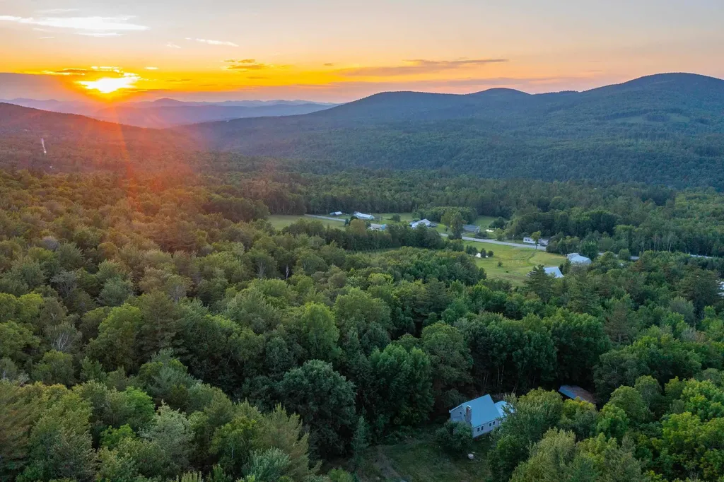 28 Miles Road Benton NH 03785