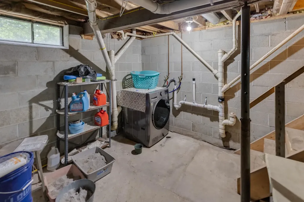 28 Miles Road Benton NH 03785