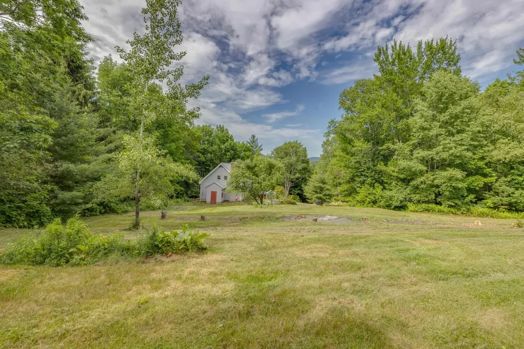 28 Miles Road Benton NH 03785