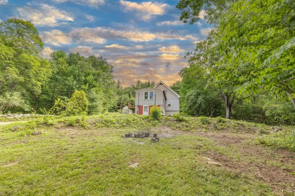 28 Miles Road Benton NH 03785