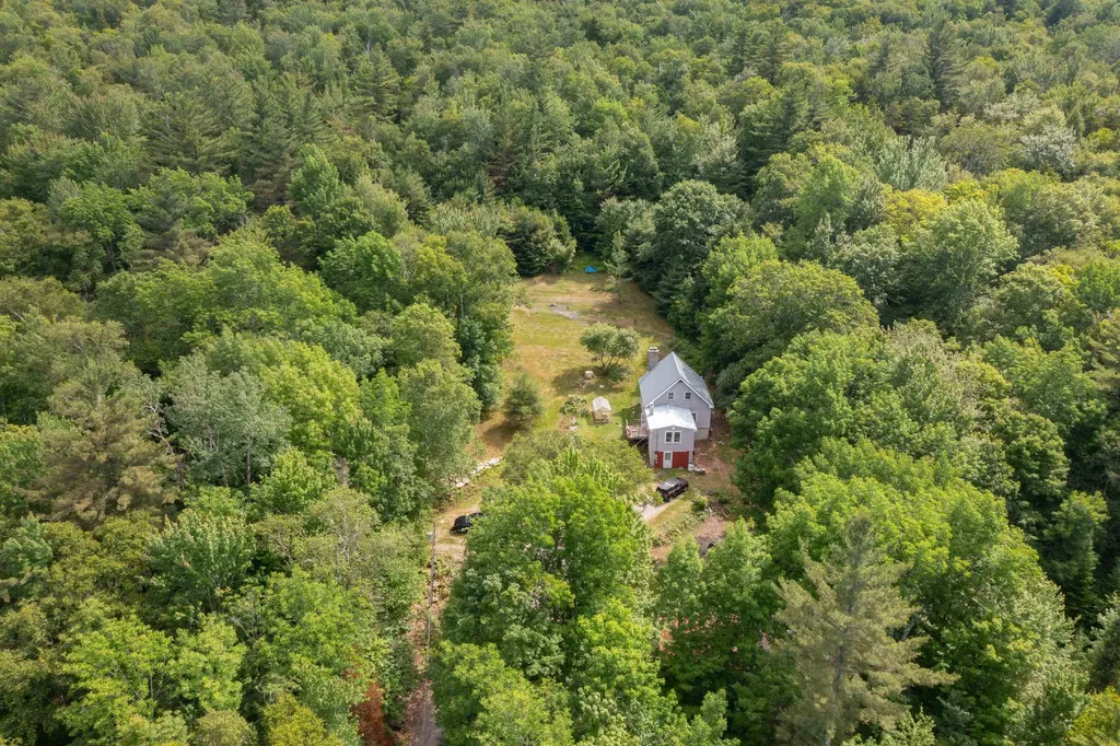 28 Miles Road Benton NH 03785