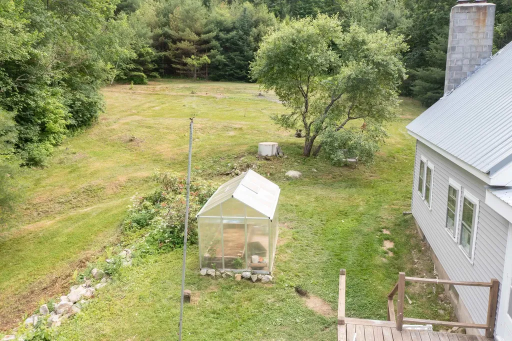 28 Miles Road Benton NH 03785