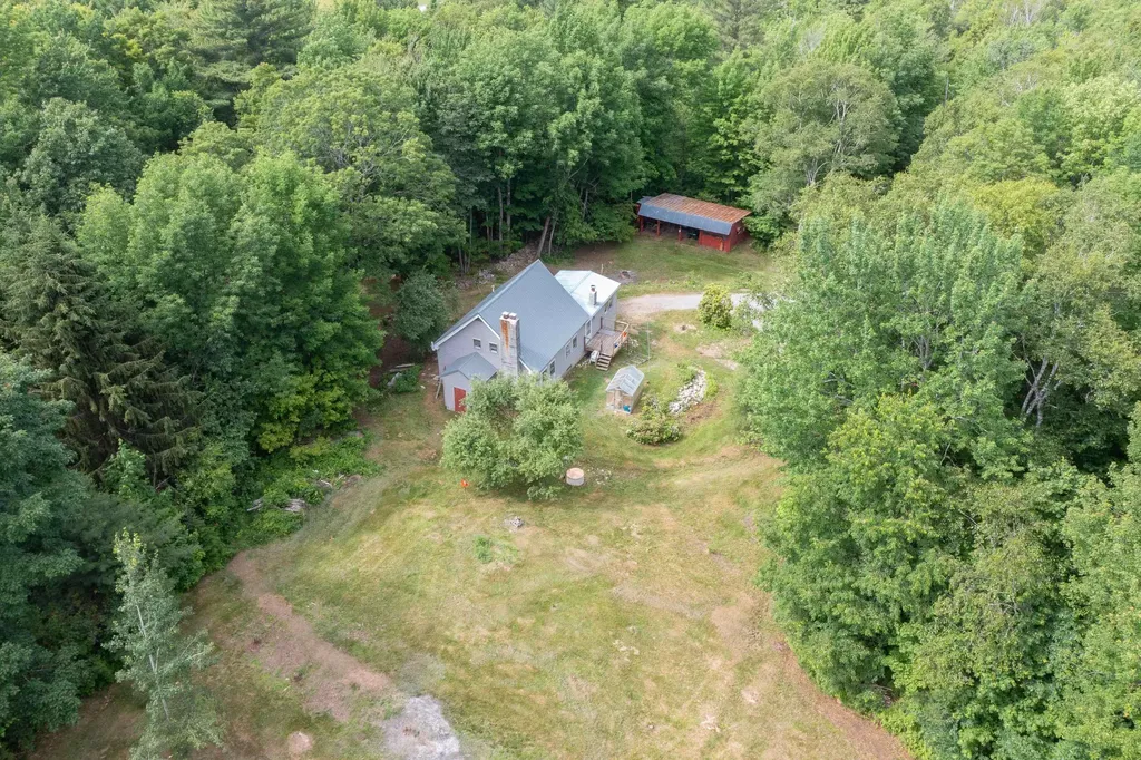 28 Miles Road Benton NH 03785