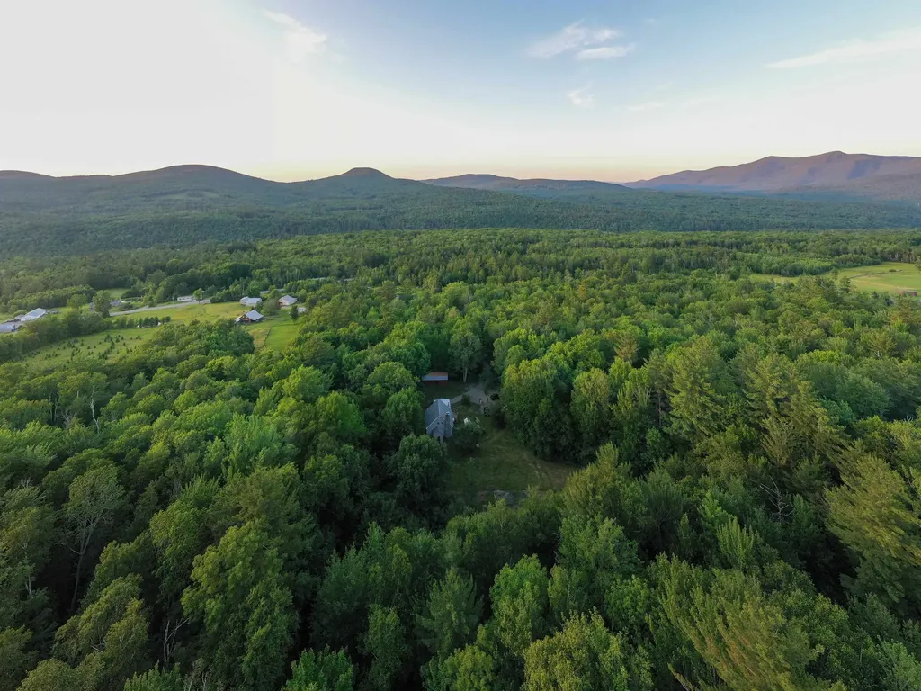 28 Miles Road Benton NH 03785