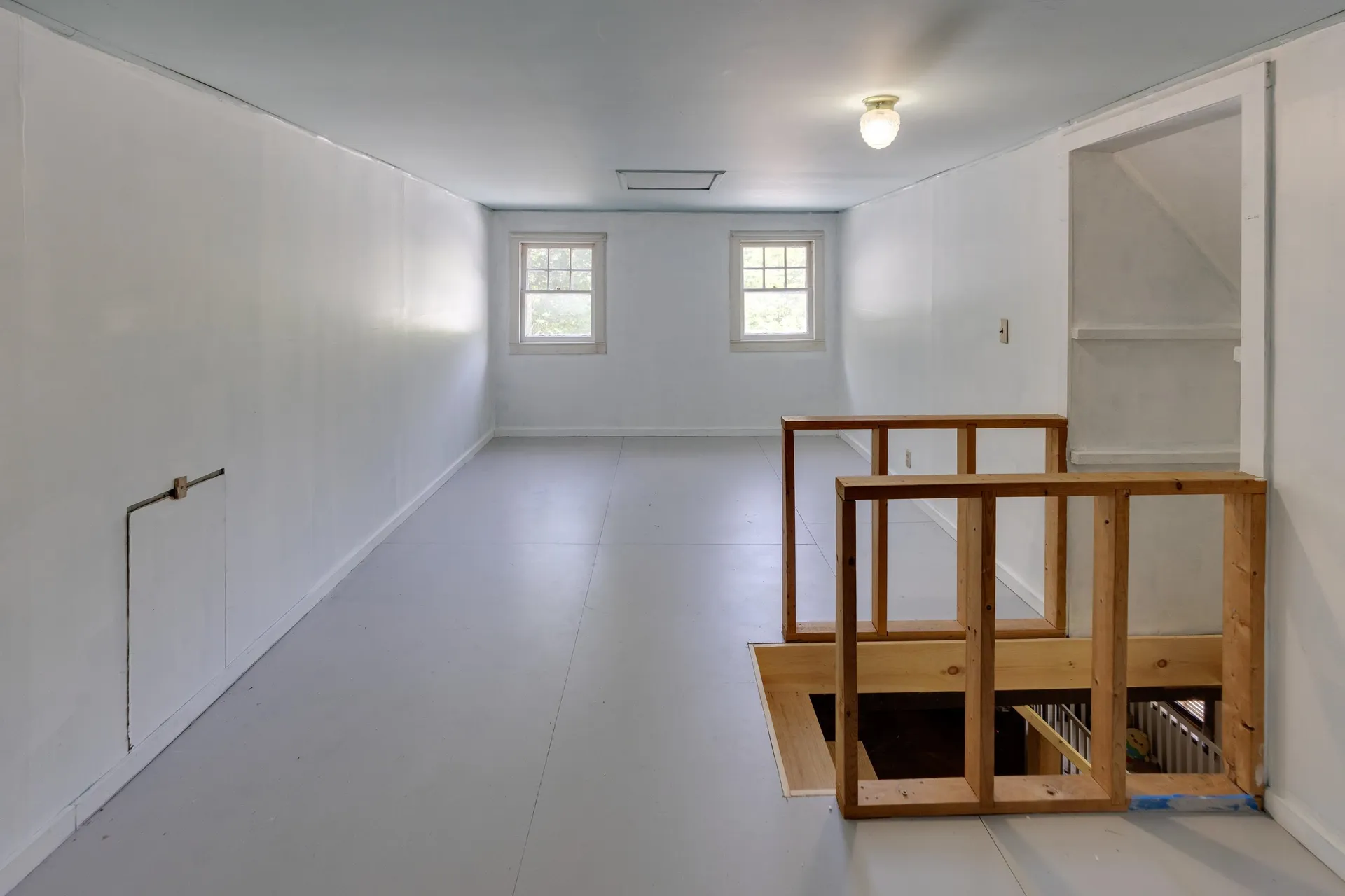 28 Miles Road Benton NH 03785