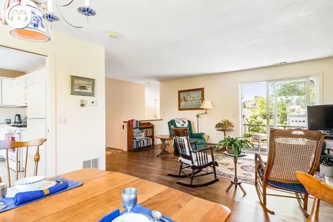 39 Hilltop Place New London NH 03257