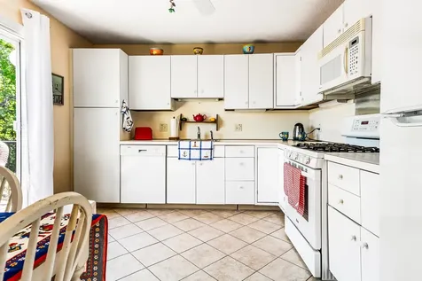 39 Hilltop Place New London NH 03257