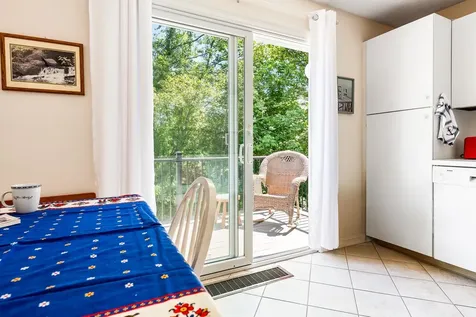 39 Hilltop Place New London NH 03257