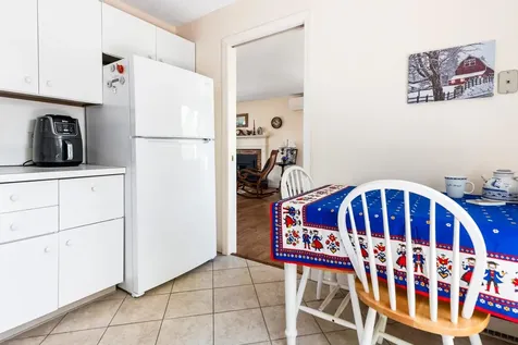 39 Hilltop Place New London NH 03257