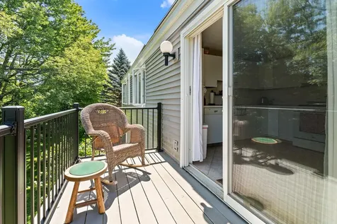 39 Hilltop Place New London NH 03257