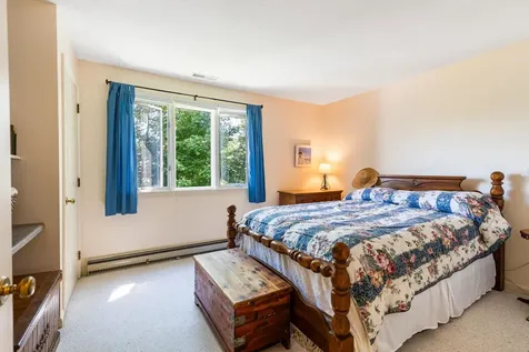 39 Hilltop Place New London NH 03257