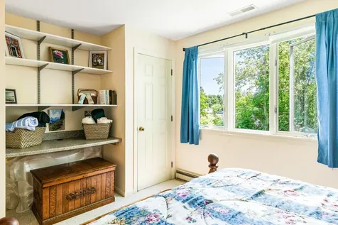 39 Hilltop Place New London NH 03257