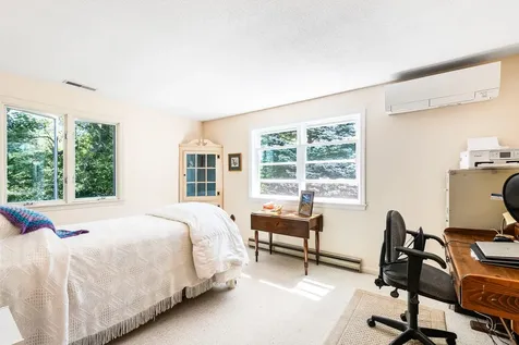 39 Hilltop Place New London NH 03257