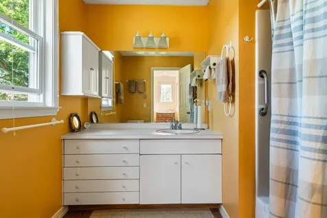 39 Hilltop Place New London NH 03257