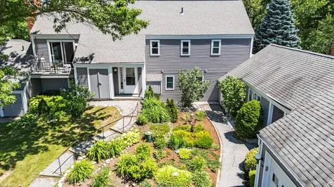 39 Hilltop Place New London NH 03257