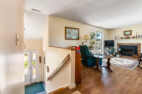 39 Hilltop Place New London NH 03257