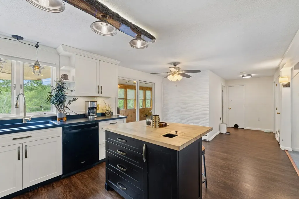 569 Francestown Road New Boston NH 03070