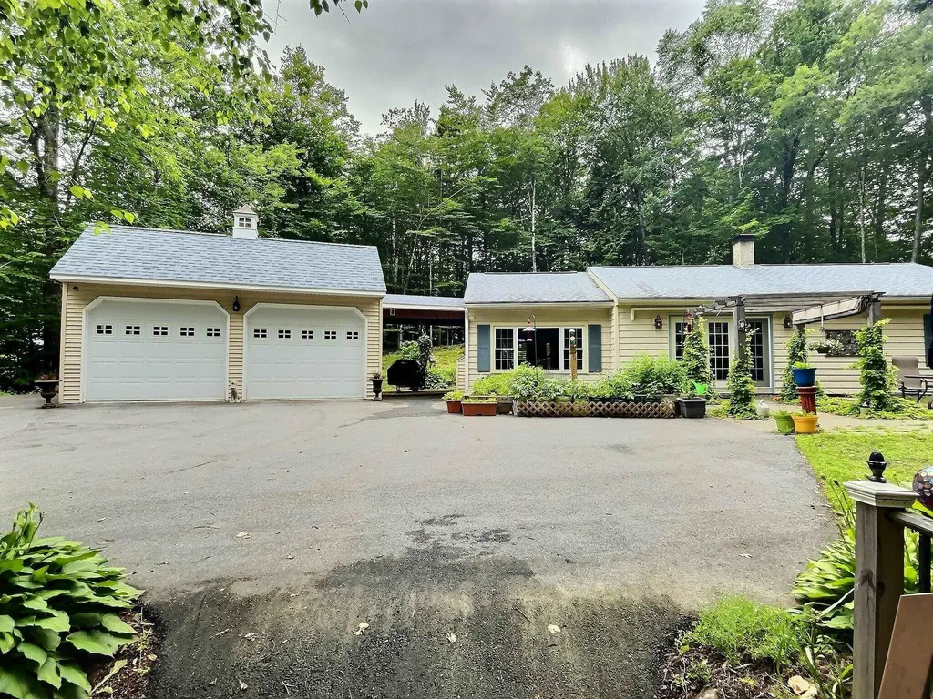 20 Ramblewood Place Newbury NH 03255