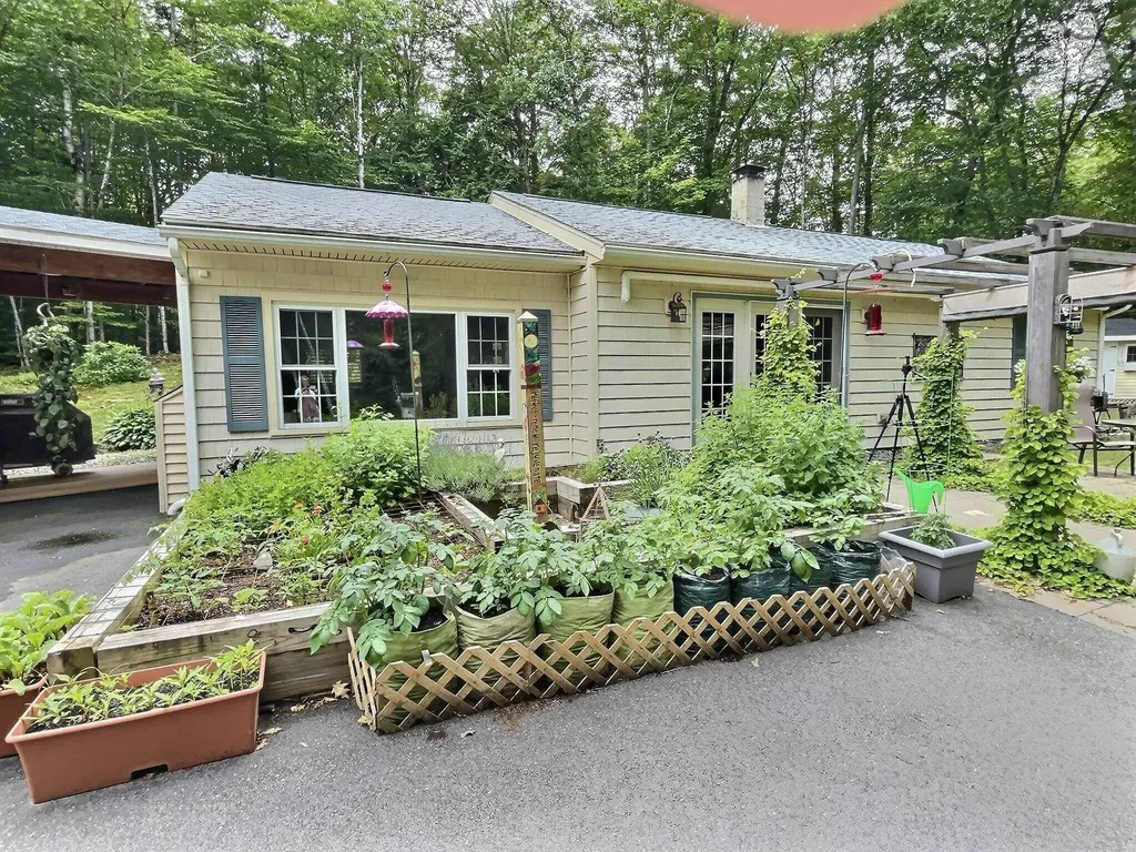 20 Ramblewood Place Newbury NH 03255
