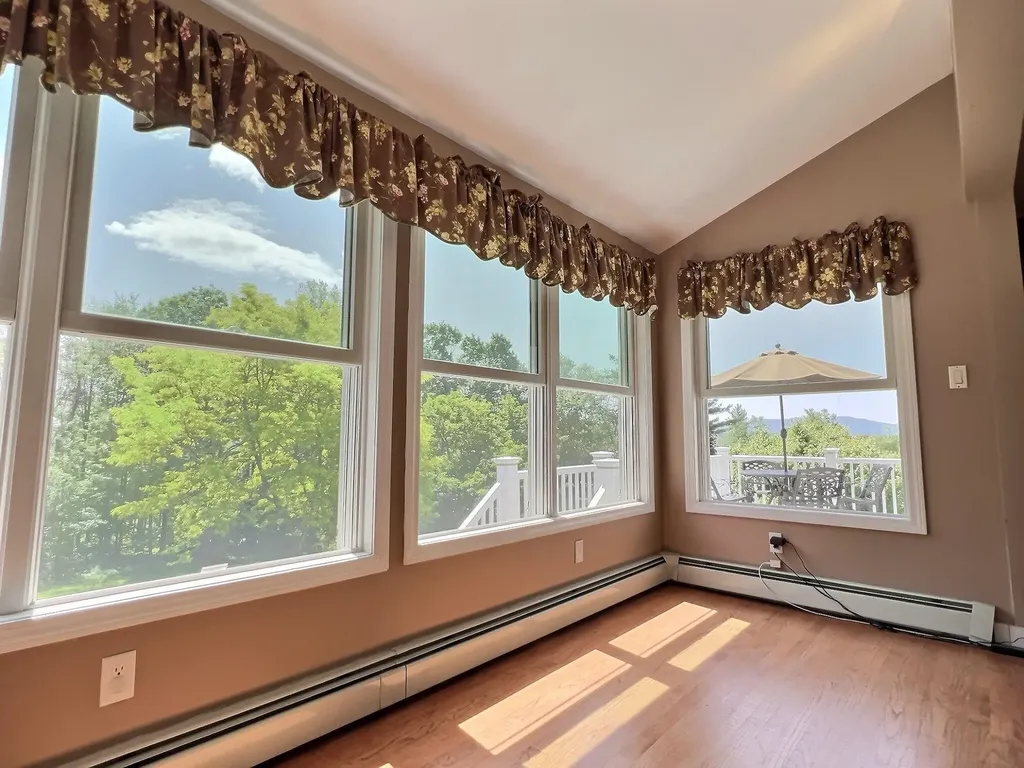 85 Farwell Lane New London NH 03257