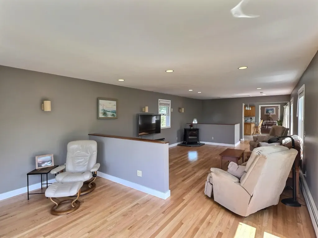 85 Farwell Lane New London NH 03257