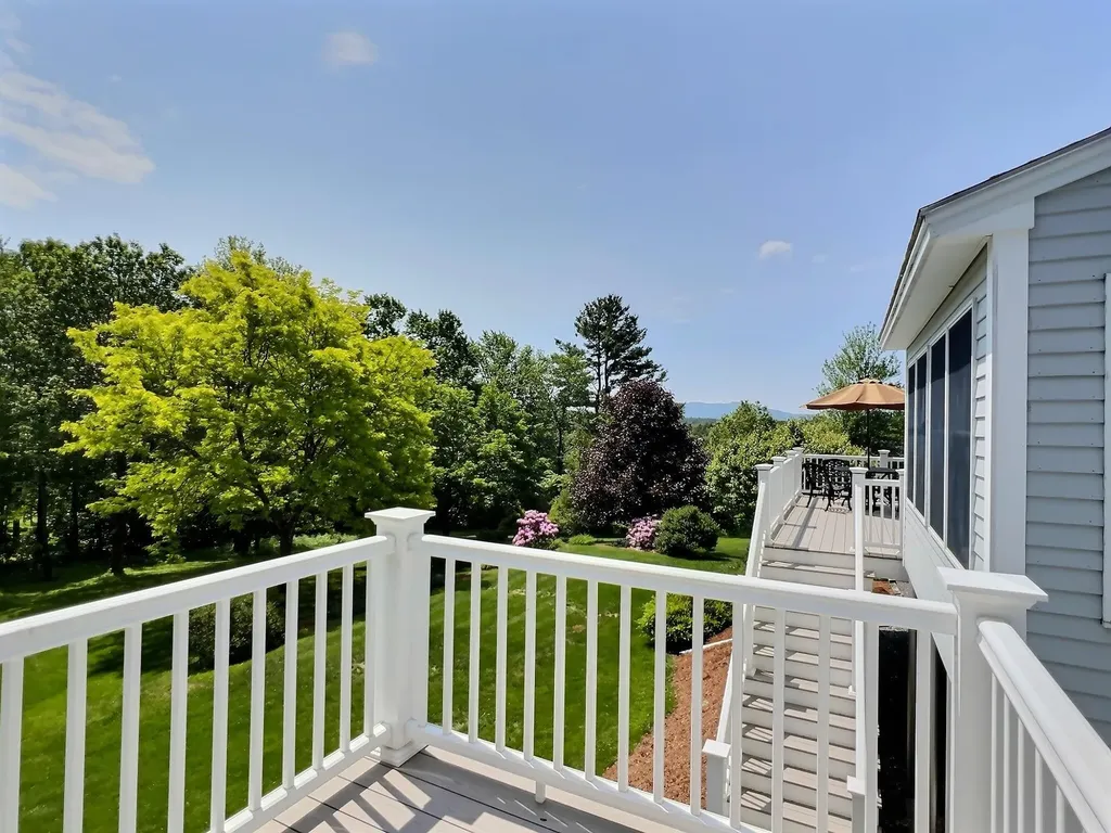 85 Farwell Lane New London NH 03257