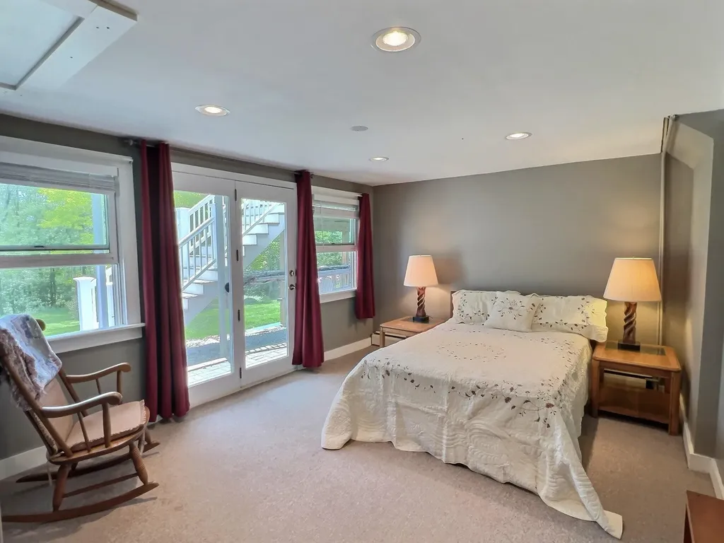 85 Farwell Lane New London NH 03257