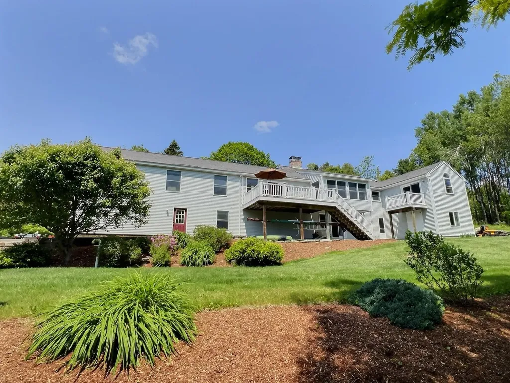 85 Farwell Lane New London NH 03257