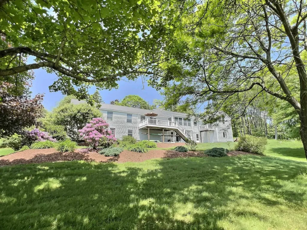 85 Farwell Lane New London NH 03257