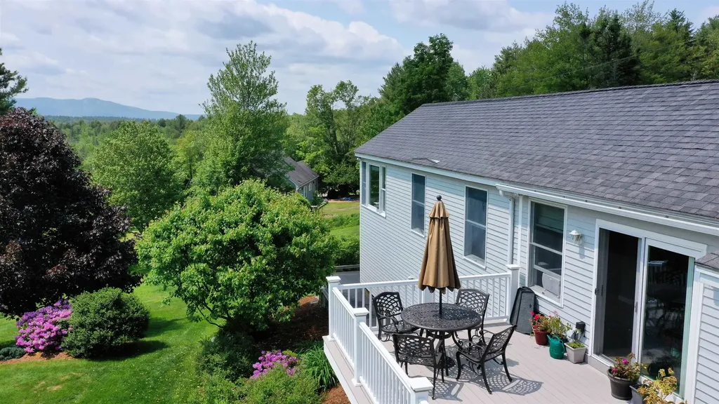 85 Farwell Lane New London NH 03257