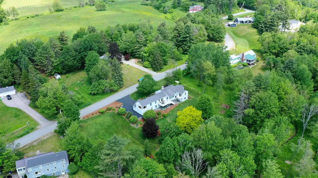 85 Farwell Lane New London NH 03257