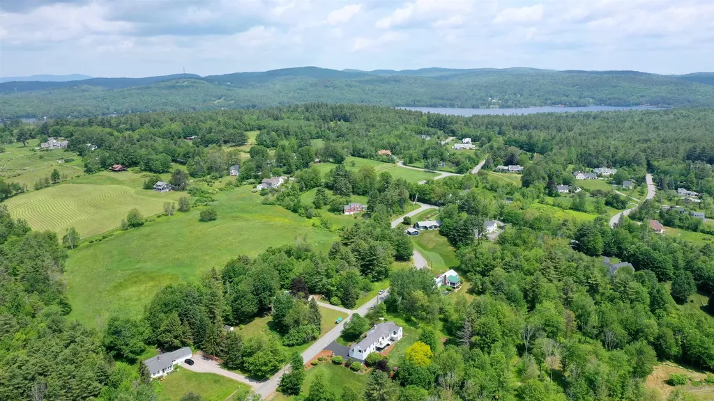 85 Farwell Lane New London NH 03257